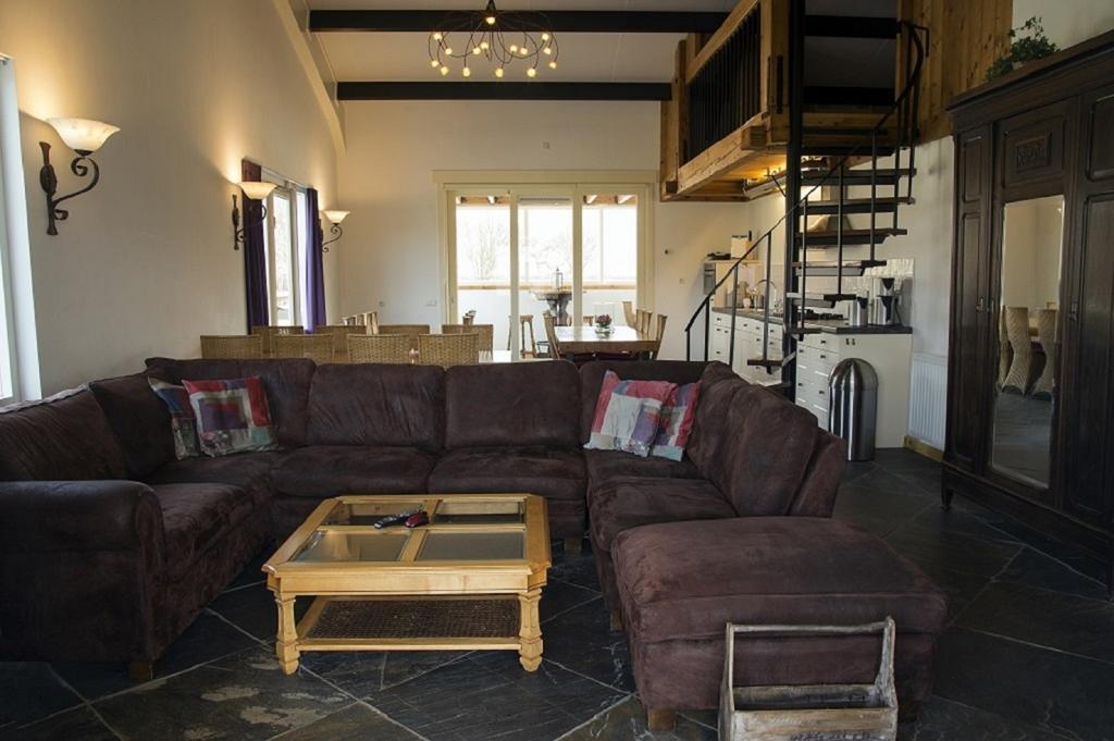 Herkenhoek 5 Bedroom Apartment Heeswijk-Dinther Екстериор снимка